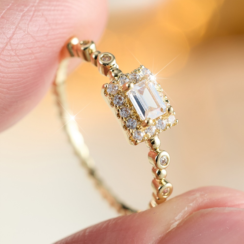 Elegant Rectangular Synthetic Zirconia Ring with Halos
